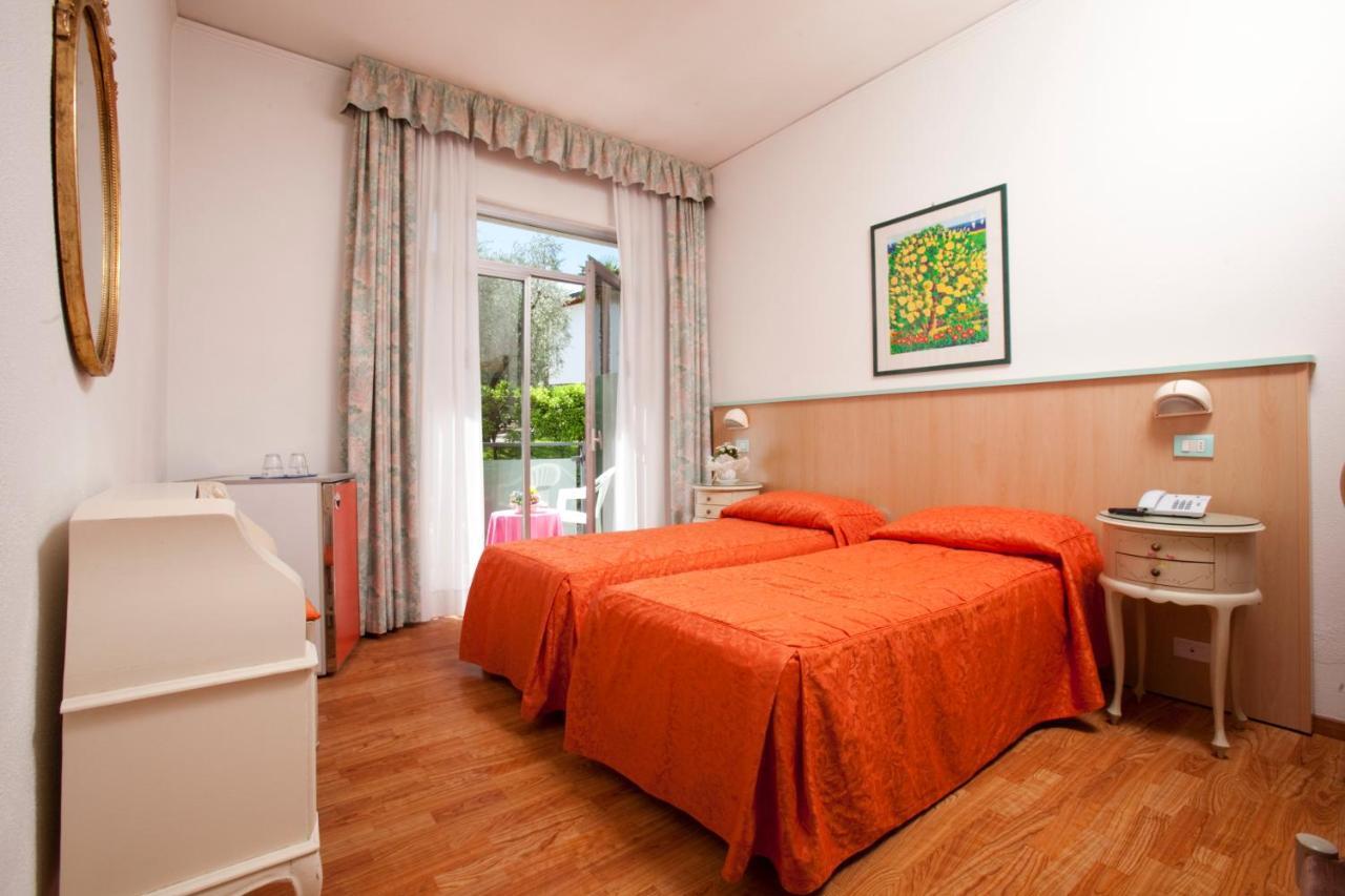 Hotel Residence Rely Brenzone sul Garda Szoba fotó